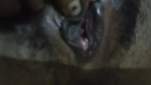 Chut may ungli dal kar fingering Kar Kay chut ka pani nikala