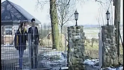 Yaramaz Kızlar Yarak Emiyor Ve Sert Sikişiyor