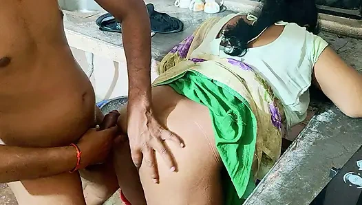 Индийская домохозяйка соседского паренька