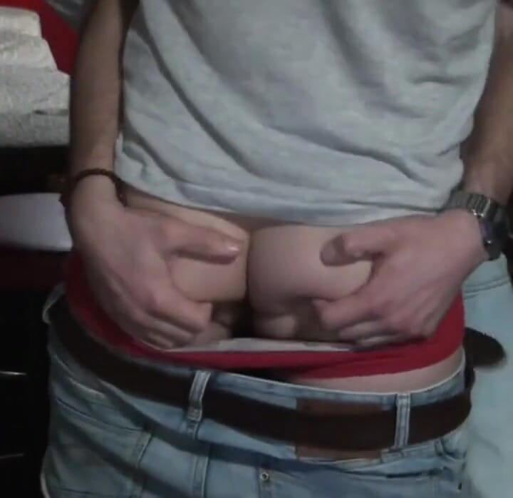 年轻的Straigth男人被Tim Cosla性交