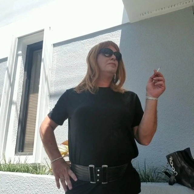 Sexy Jessica with smoking fetish