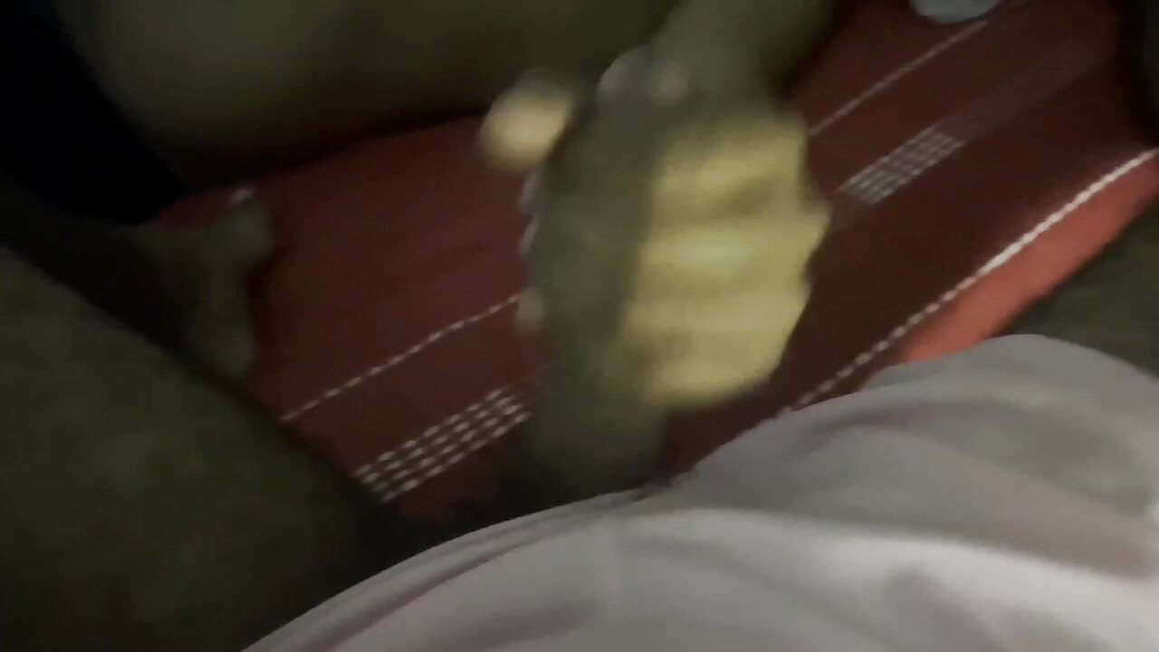 0452 그는 나를 애원하지만 저항하고 내 입을 사용할 수 없어
