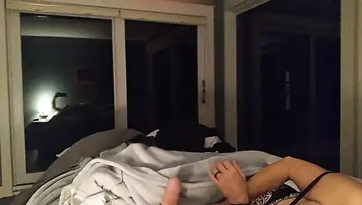 Зрелая хардкорная модель Candi Annie нанята для съемки в видео от первого лица