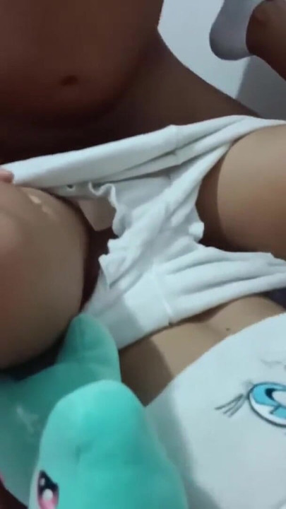 "Seksi masum kızımı doldurulmuş hayvanlarıyla oynarken buldum ve onu yarağımla oynamaya ikna ettim" den epik an