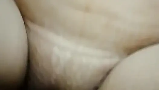 Hintli yenge sonali için büyük yarakla sert sikişiyor