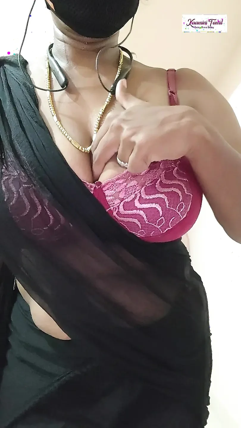 En Pundai Arikudhu da...Showing Boobs