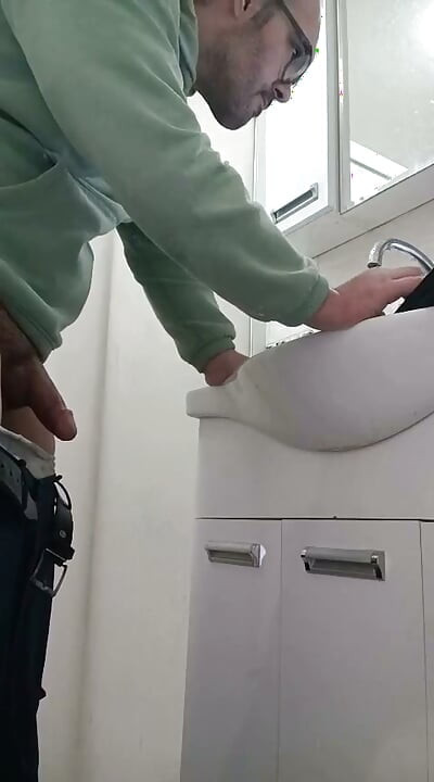 My Step Cousin Realizes That I Masturbate Next to Her and I Can't Believe Her Reaction