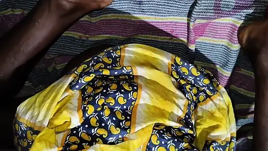 Hintli genç kız 18 yaşındaki erkek arkadaşıyla anal sikişiyor sert sikişiyor sıkı göt hindistan yerel video evi yenge seks