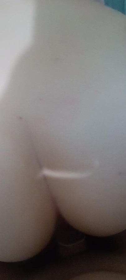 eating the wife's ass delicious delight, what a delicious ass, she was in the mood to give it very tasty I couldn't stand it I ended up eating it