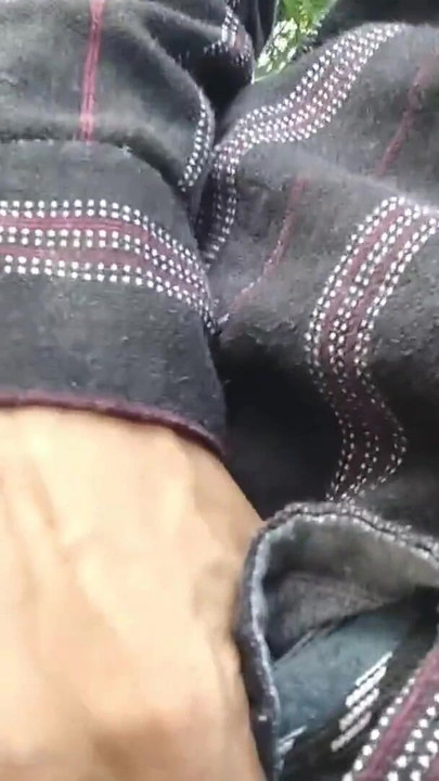 Trenutak koji morate vidjeti iz "Indian Desi Boy outdoor CumShort Masterbation"