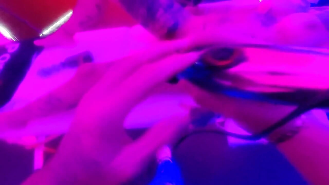 Tantrische Yoni-massage met Thatbosslass