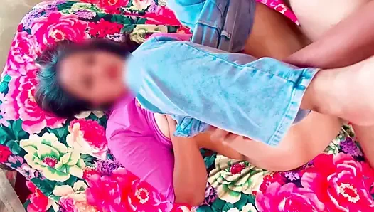 Gadis desa india yang malang ini dientot habis-habisan sama bosnya demi kenaikan gaji gadis india