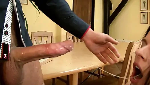 Halsfick-schlampe lutscht so schön