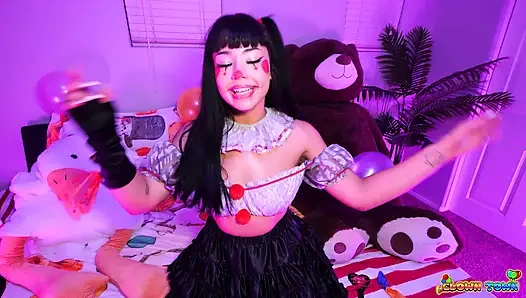 Clown town ep.5 süße beca barbie ist eine verrückte sperma-hure