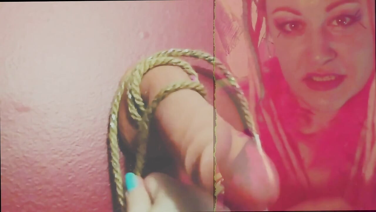 Golpear la polla es divertido para la diosa Lana
