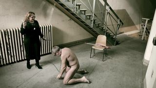 Dominatrix kochanka kwietnia - niewolnicza musztra więzienna - cela 45