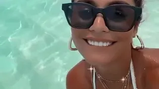 Vanessa Hudgens bikini selfie