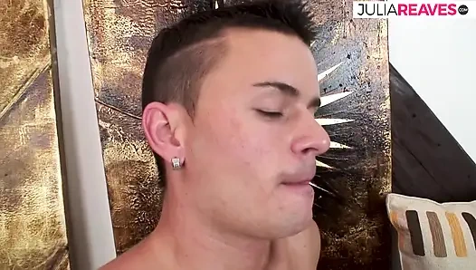 Cewek cantik nyepong kontol monster setelah dientot habis-habisan