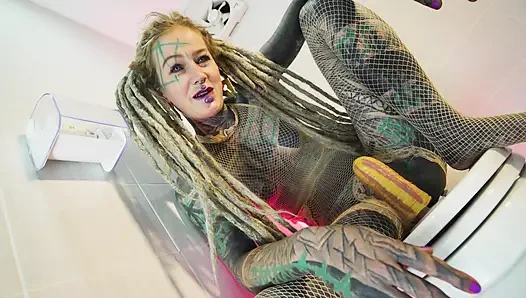 Aksi solo PISS model TATTOO alternatif