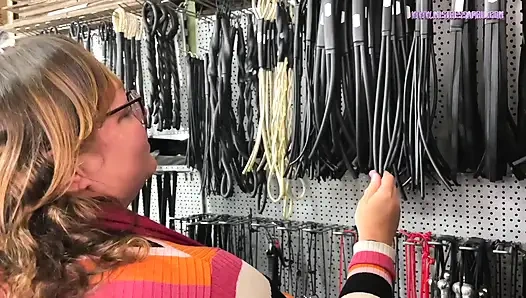 Dominatrix Nyonya April - masuk penjara bawah tanah