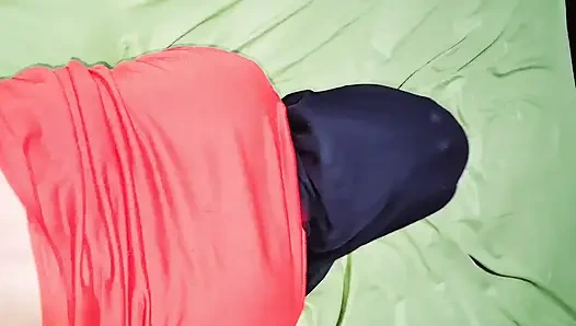 Nang!'lar entot-karinsyantika'ya sığana kadar başörtülü kız Anisa'nın iç çekişlerini ve çığlıklarını dinlemek zorundayım