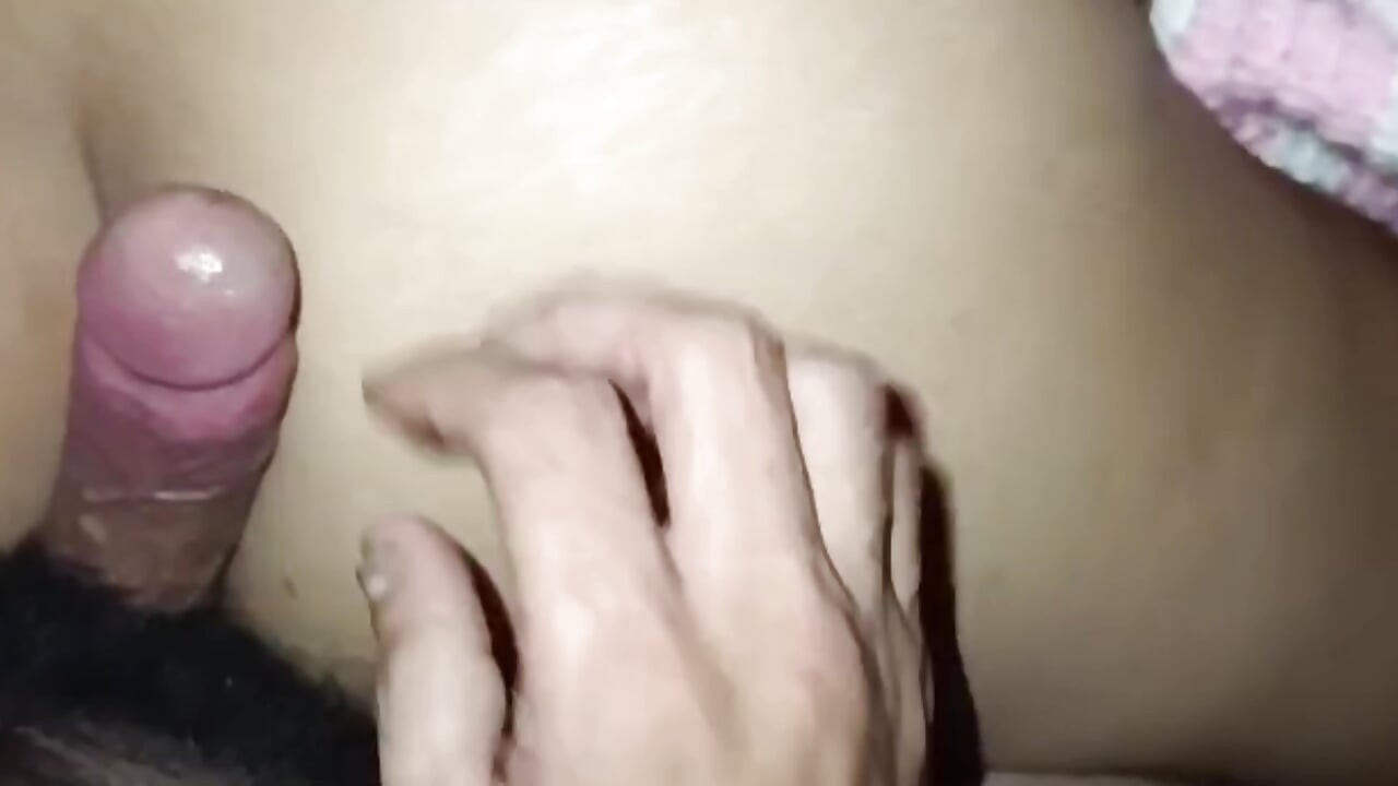Partiden sonra yengem evime gelip kıçımı sevmek istiyor