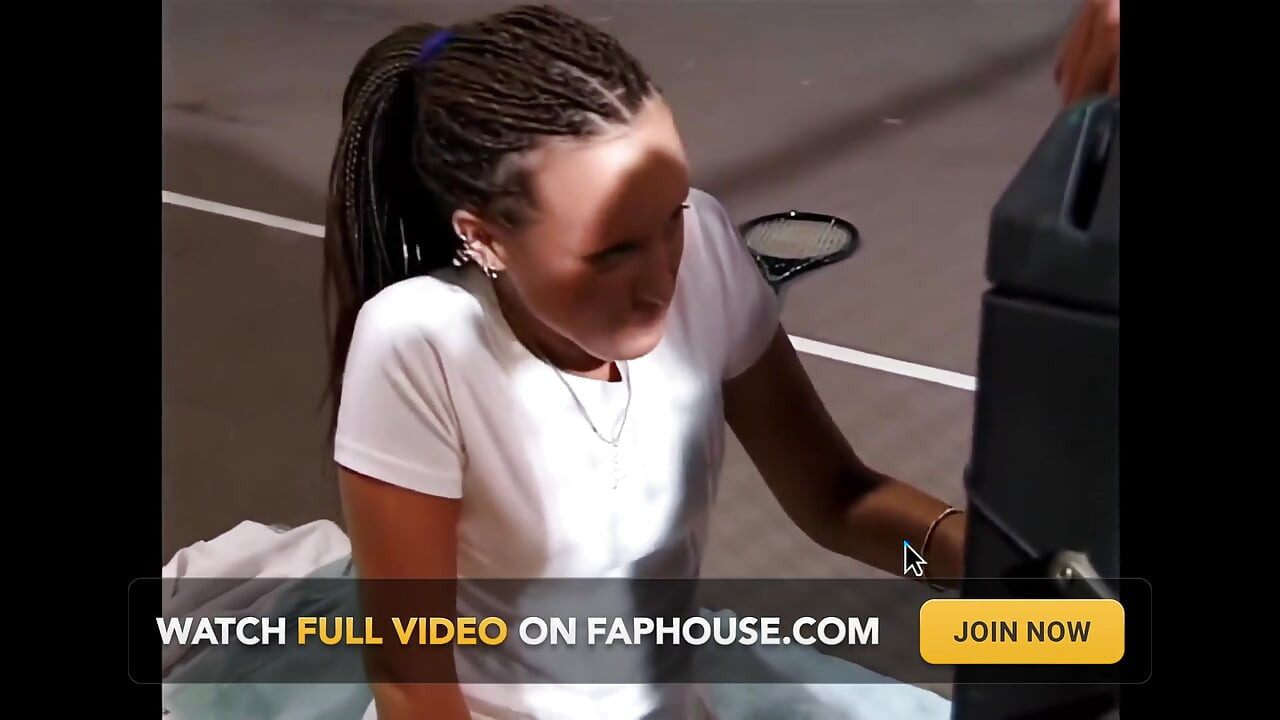 Seorang pelacur muda disetubuhi pada waktu malam oleh guru tenis