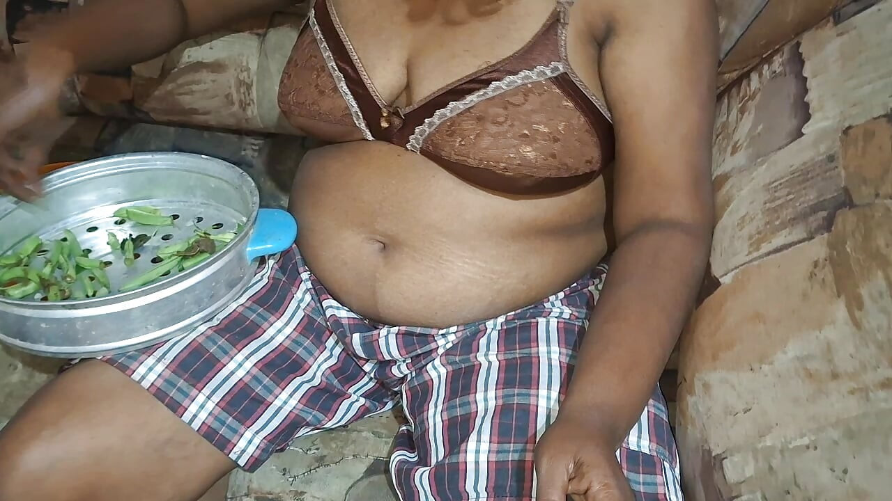 HeißeSTE MILF BEIM KOCHEN, HD-VIDEO