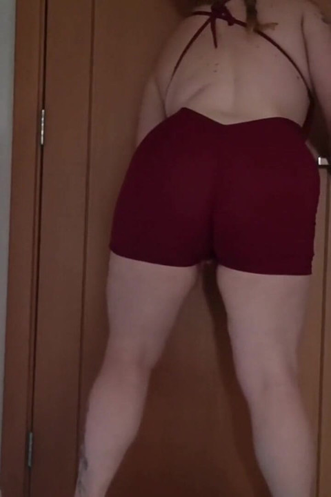 Stepmom Showing off to Fans