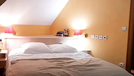 Güzel sarışın olgun çıplak poz ve seks