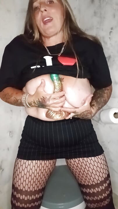 Amo a los hombres que gime