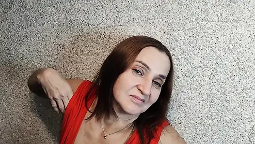 I Licked a Mature MILF and Fucked Her in the Hallway!