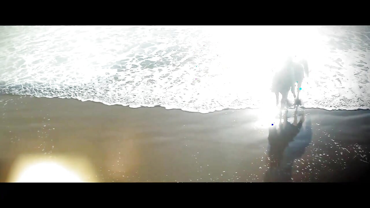 فتاة شقراء سيئة تحب لمس كسها