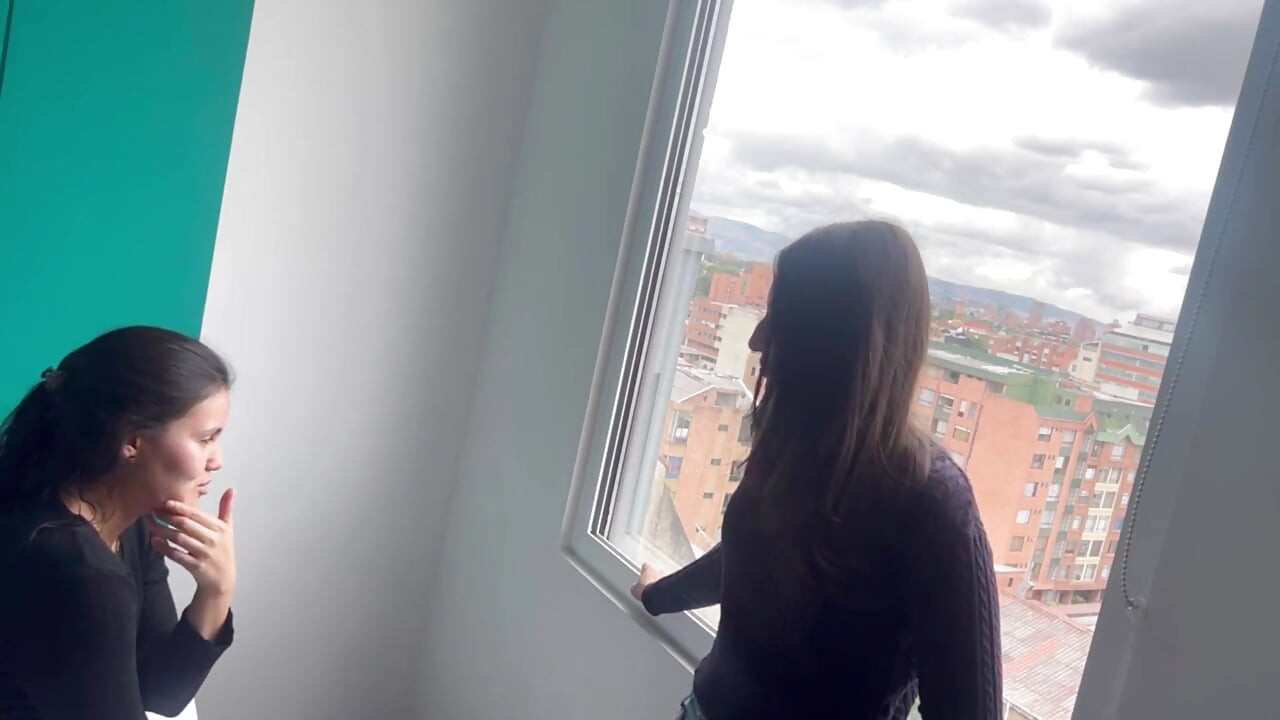 ホットなレズビアンのハサミでたくさんの熱いオーガズムを迎えるまで