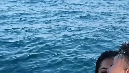 Yasmina Khan Hat Sex Auf Einem Boot Mit Einem Riesigen Schwarzen Schwanz