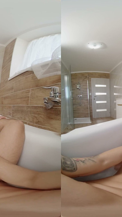 She Fucks Me in the Bathtub - Virtual Real Porn | Clip 1
