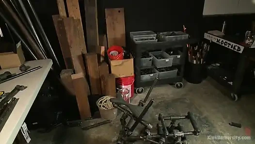 derinlerde: cihaz esareti. Kamera Arkası