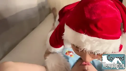 En tatlı Noel Baba kız merhaba demek için geliyor. Tatlı selamlamalar, şenlikli titreşimler, kalpler yarışıyor!