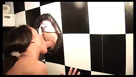 Dari lounge ke ruang bawah tanah