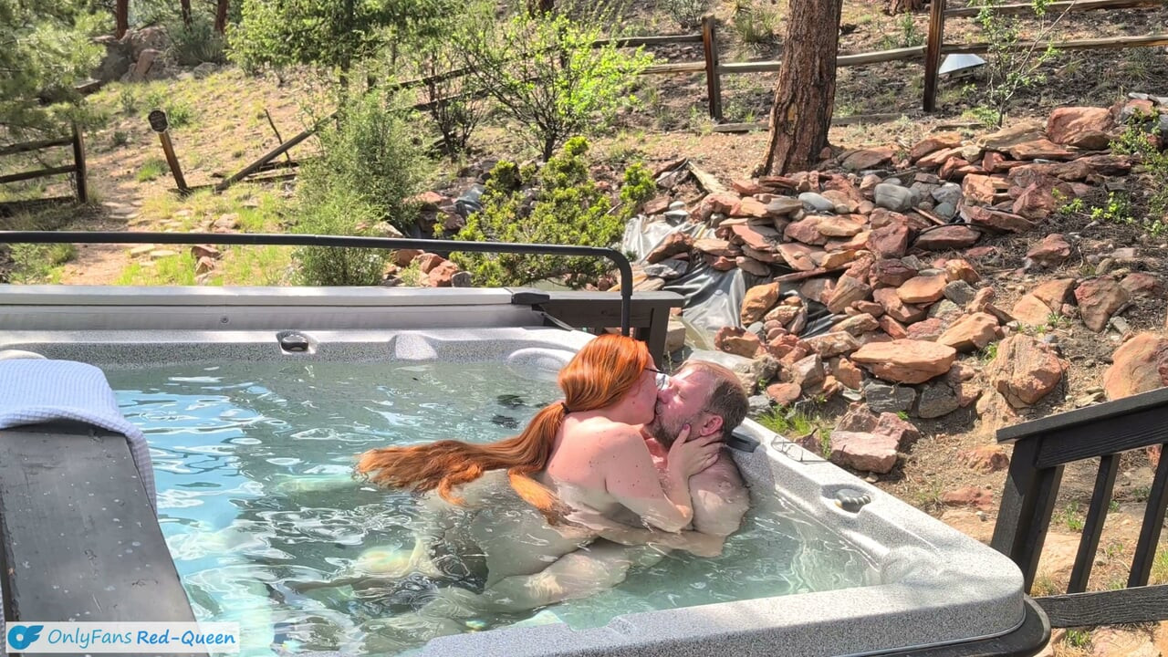 عدة قذفات داخلية تحت الماء فموية ومهبلية - سكس في جاكوزي خارجي مع زوجة حمراء الشعر ممتلئة هاوية