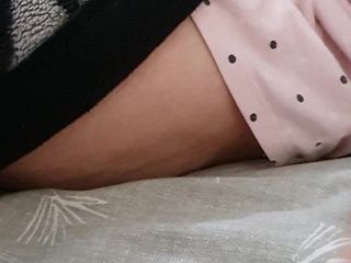 Madrastra musulmana no usa bragas debajo de la falda tiene sexo