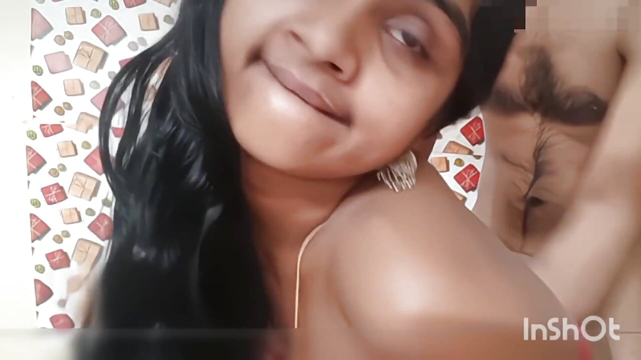 Desi Live Anal Action - Namiętne pchnięcia i jęcząca żona