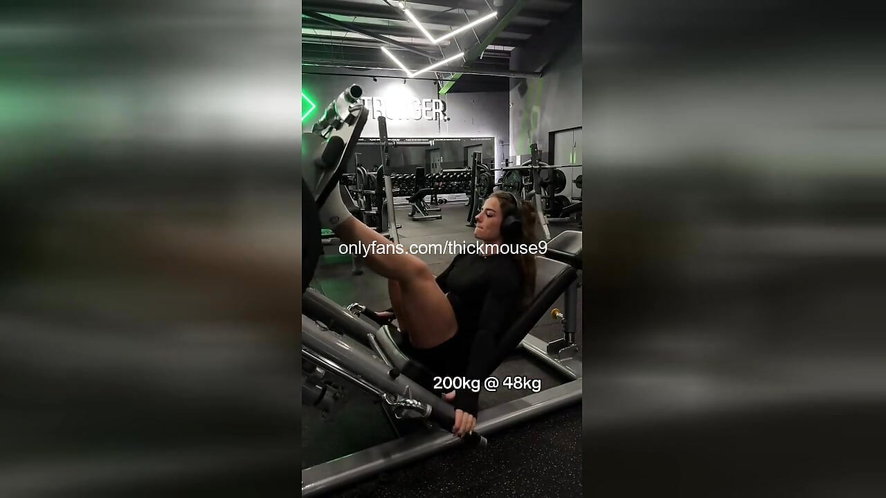 TikTok Live Gym Gangbang: 5 Strangers Breed 18yo Pussy