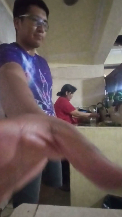 Fodendo na cozinha escondida da minha esposa, eu fodo o cozinheiro | Clipe 2