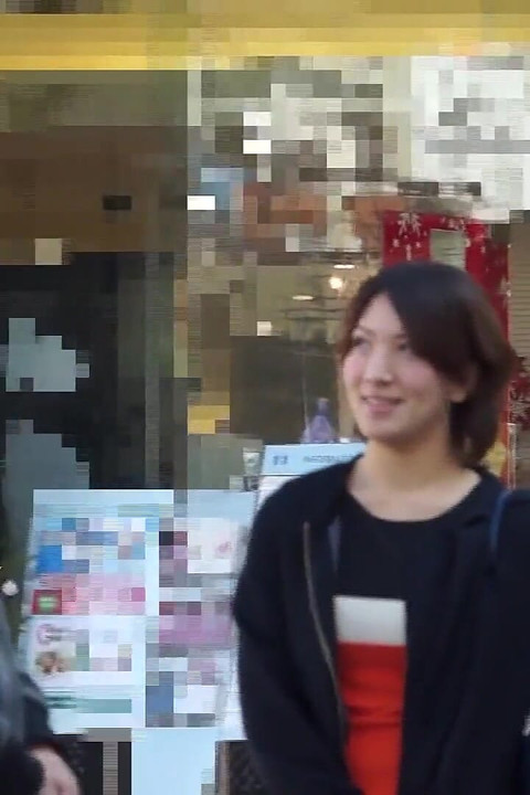 Krs018 udata žena usred svoje afere izgleda kao veoma jaka žena, ali