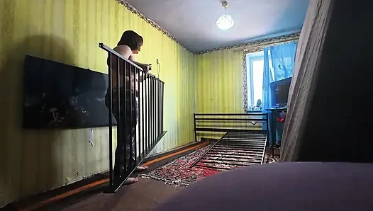 Di balik layar, tanpa editan. Kami sedang membangun tempat tidur seks baru