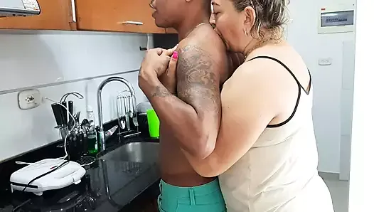 I suck the cock to my stepson in the kitchen, I love it.