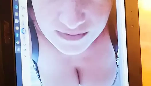 bir busty karısı için Cumtribute