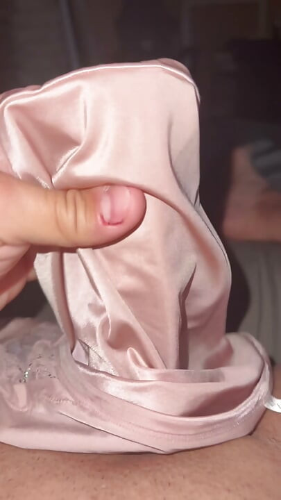 سحق سروال ساتان وردي