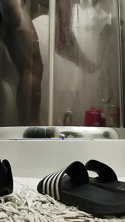 Prysznic solo biseksualny